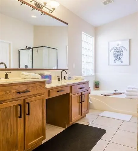 Private Paradise With Pool Heater, Spa, Billiards Holiday home Avondale