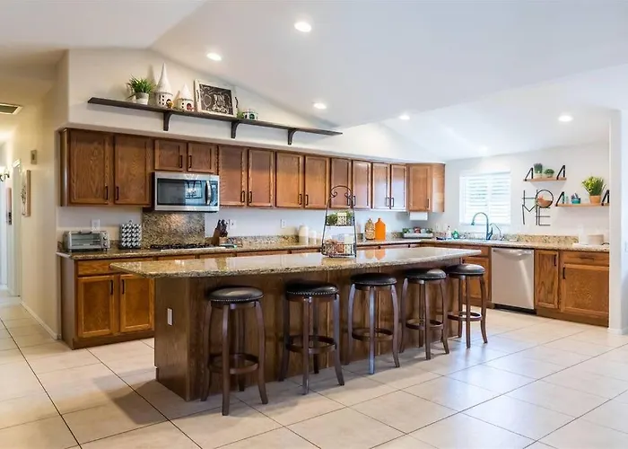 Private Paradise With Pool Heater, Spa, Billiards Holiday home Avondale