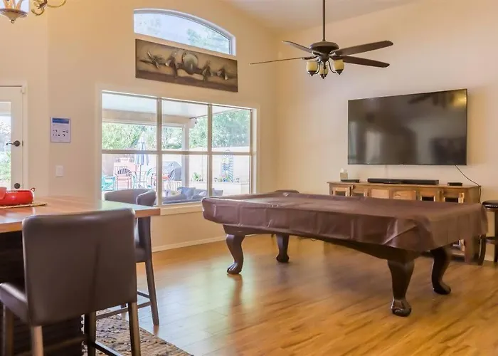 Holiday home Private Paradise With Pool Heater, Spa, Billiards